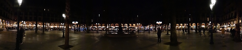 Barcelona (Spanien): Placa Reial Nacht